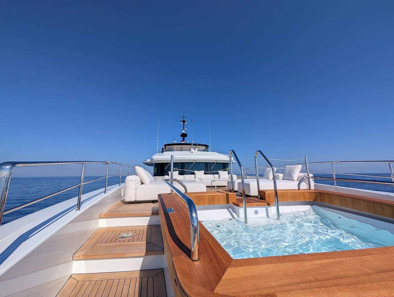 Foredeck Jacuzzi