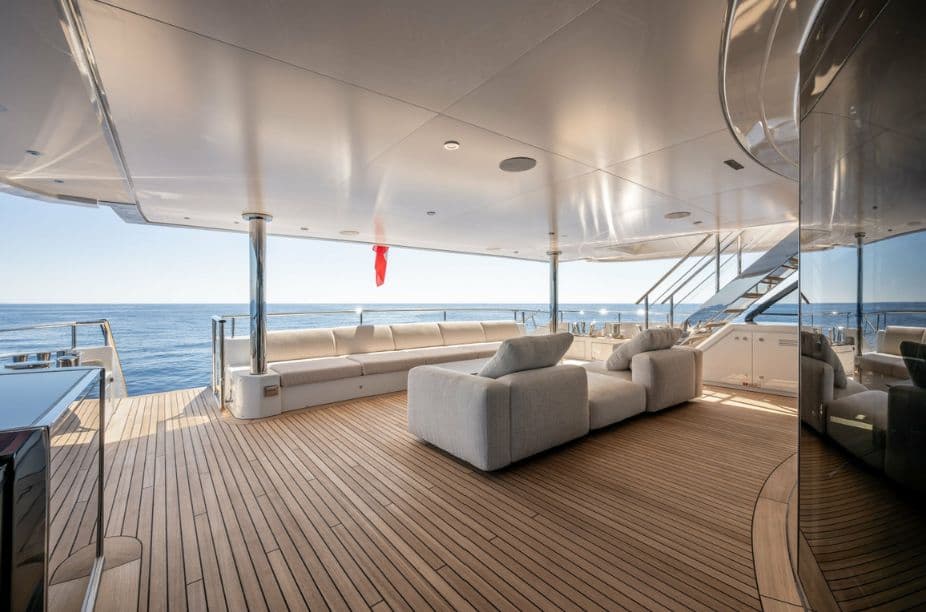 Main deck aft