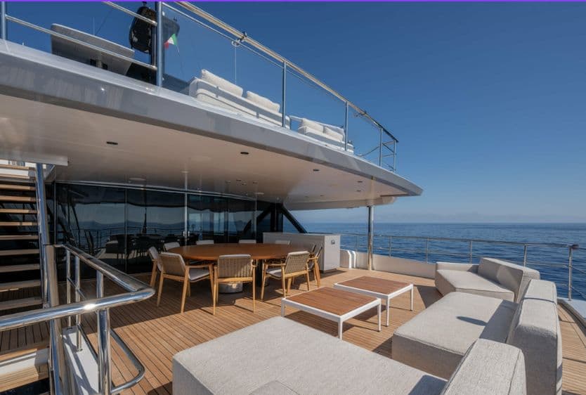 Upper deck aft